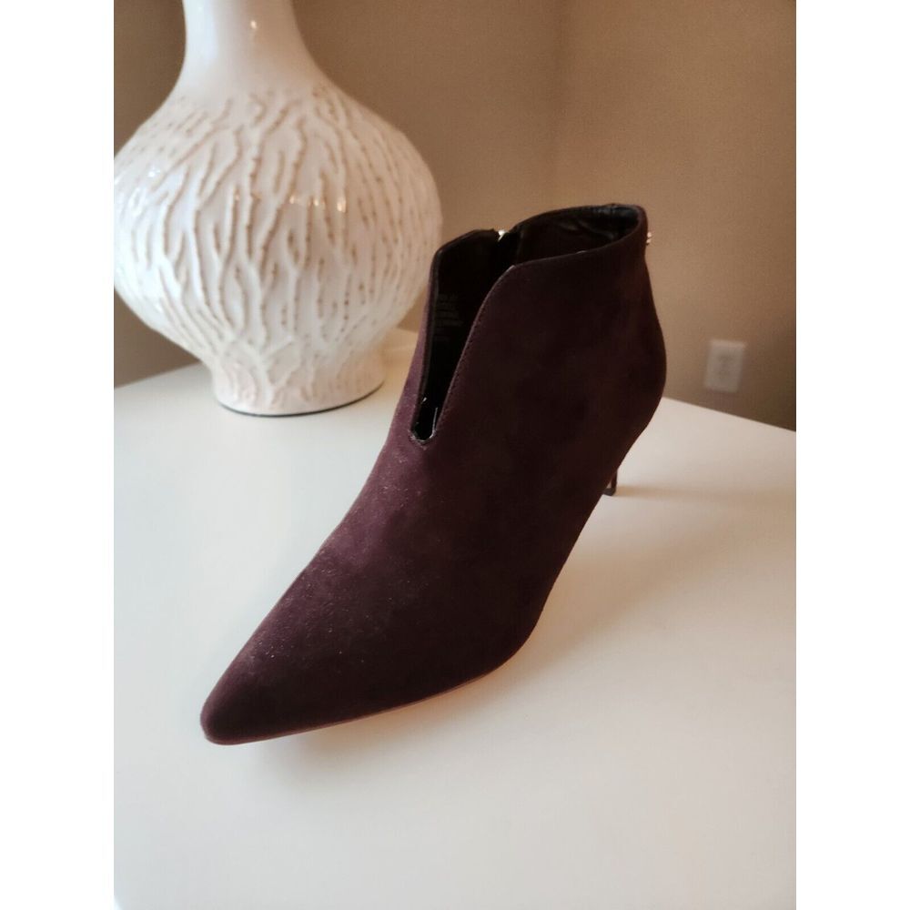 Tahari Women's Sherron Ankle Boot Chocolate Brown Cut Out Size 8 - Picture 6 of 11